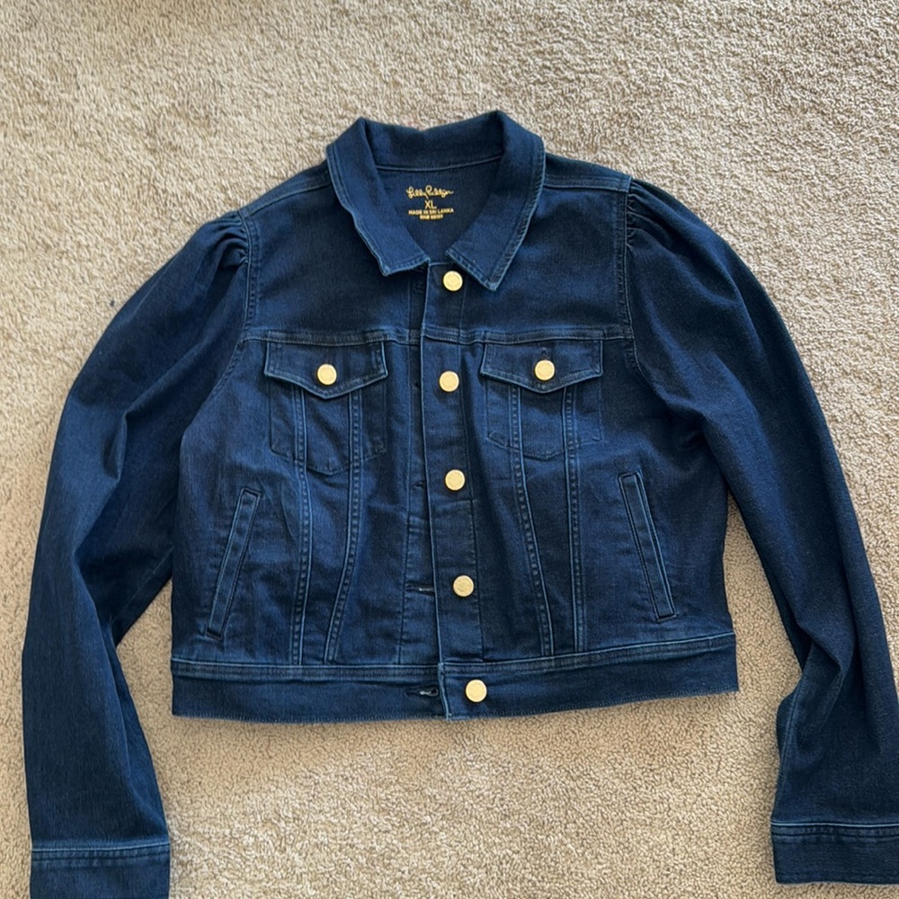 Lilly Pulitzer cropped denim jacket. Size XL excellent condition